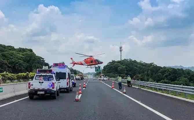 嘉陵区高速公路汽车救援案例